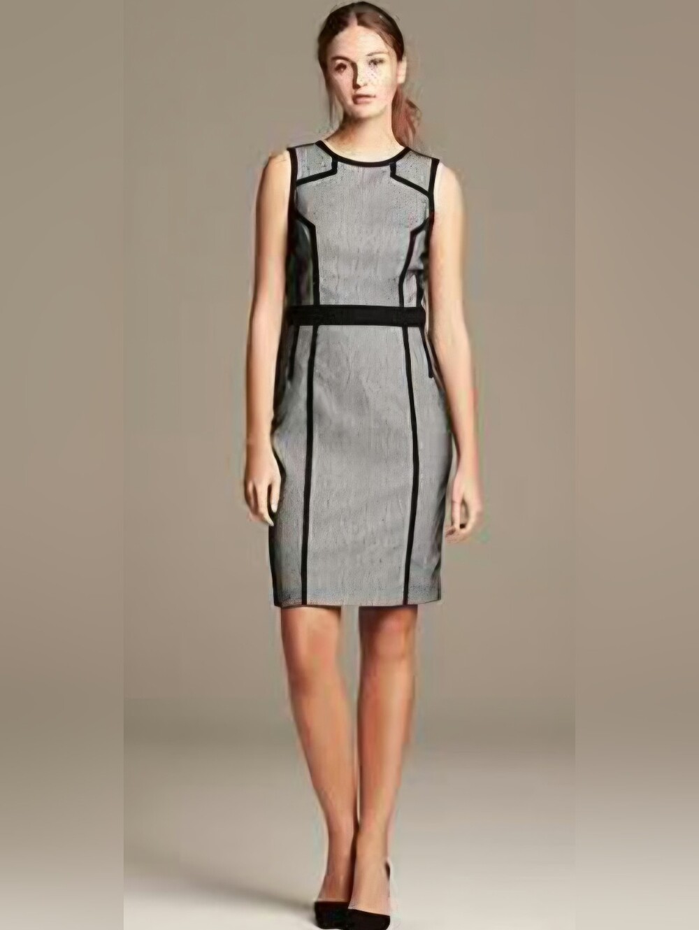 Banana Republic Black and White Textured Sheath Dress.Size 8. Like New Condition